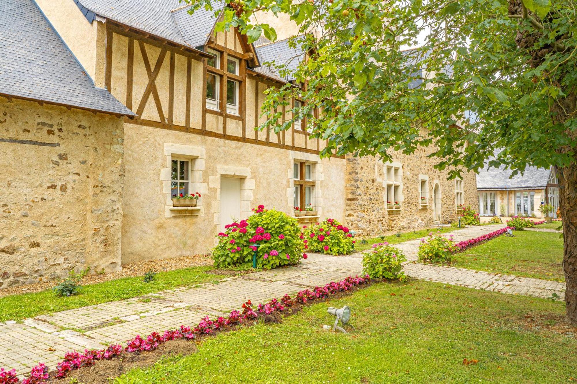 Chateau De Noirieux 4*